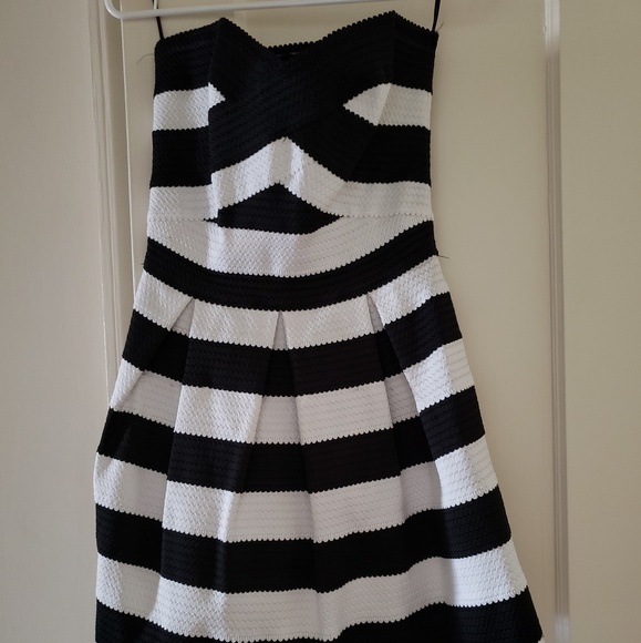 Express Dresses & Skirts - Black and White Stripe Express Dress